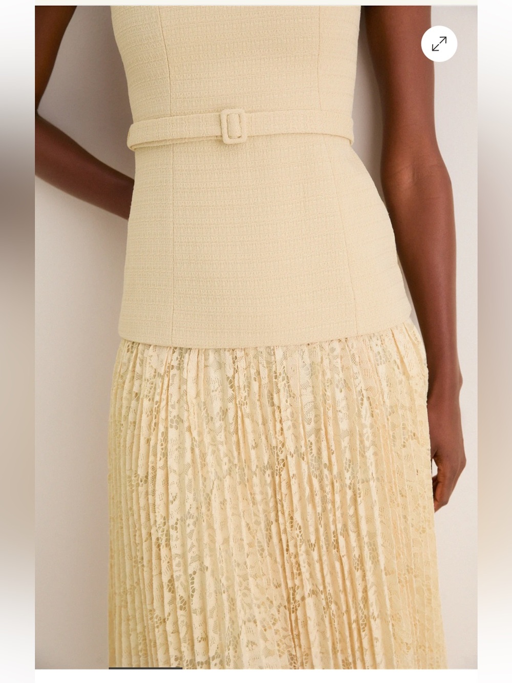 Astr The Label Caitlin Midi Dress -NEW WITH TAGS - Picture 2 of 8